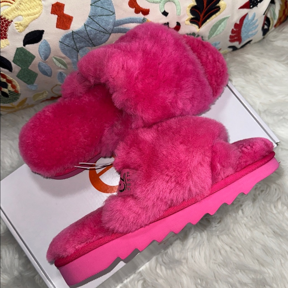 EZ Feet • Genuine Shearling Fluffy Hot Pink Slippers - Picture 11 of 12